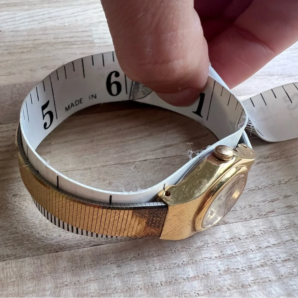 Vintage Bulova ladies gold tone bracelet watch NEW BATTERY